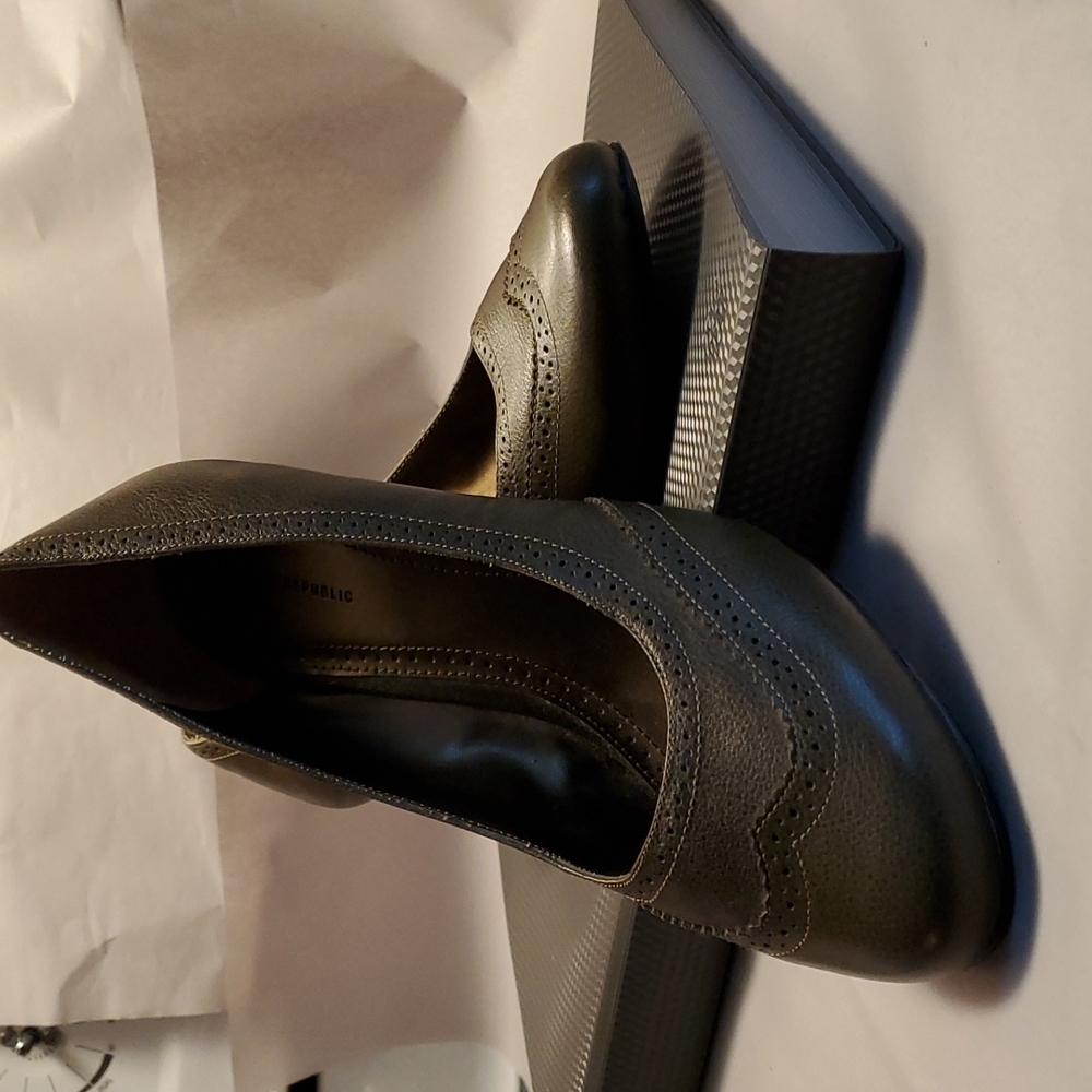 Banana Republic Olive Green Leather Wedges with wood heel